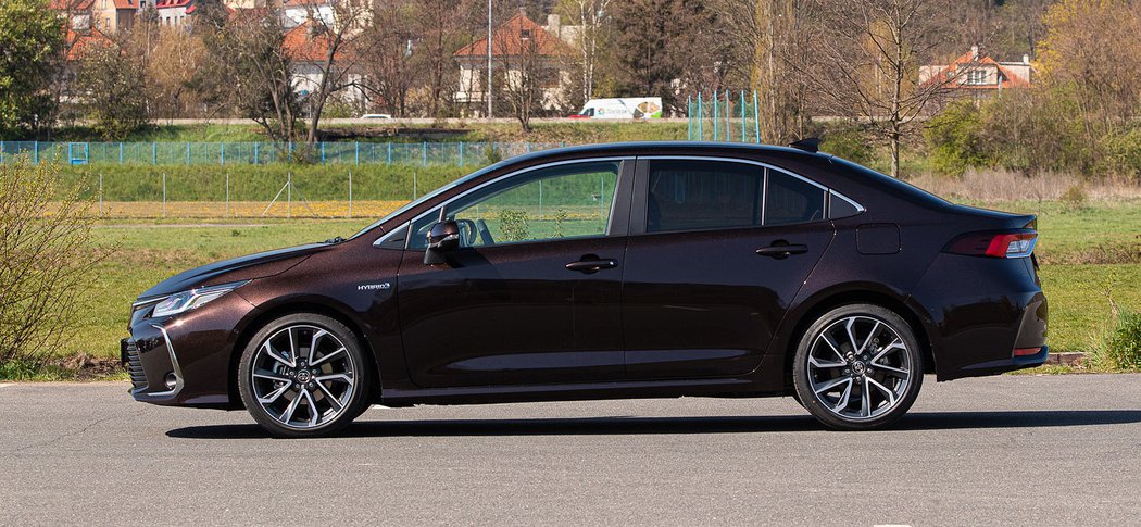 Toyota Corolla Sedan 1.8 Hybrid