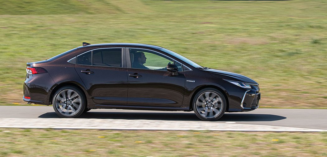 Toyota Corolla Sedan 1.8 Hybrid