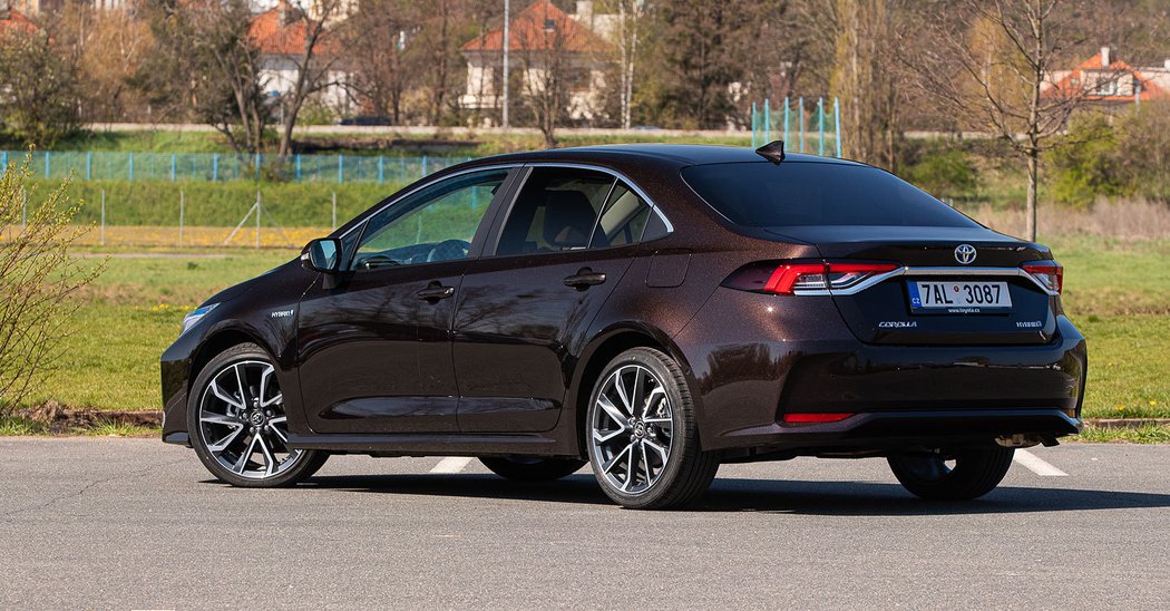 Toyota Corolla Sedan 1.8 Hybrid