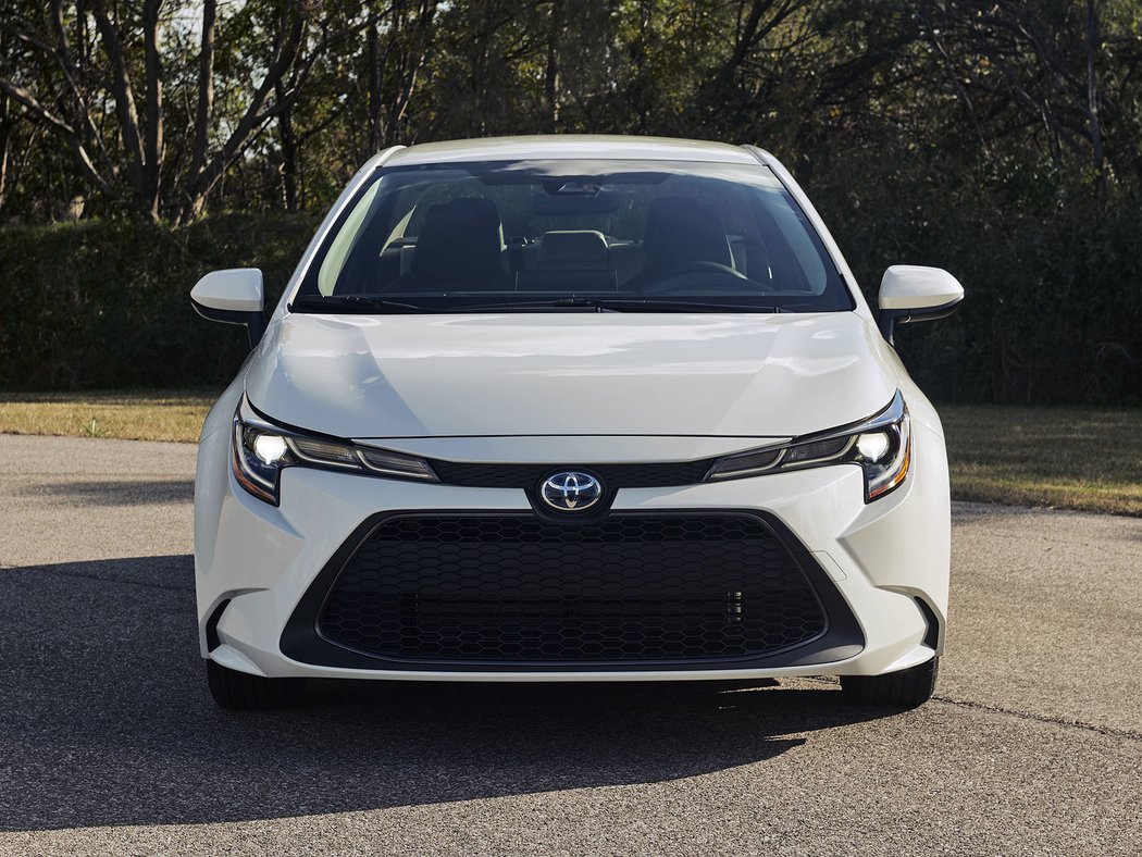 Toyota Corolla LE Hybrid Sedan