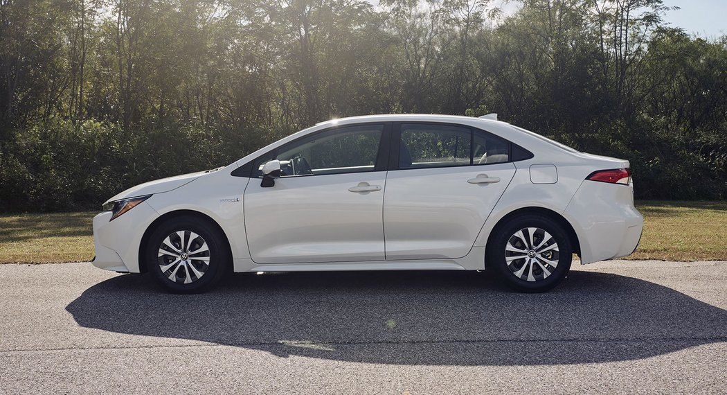 Toyota Corolla LE Hybrid Sedan