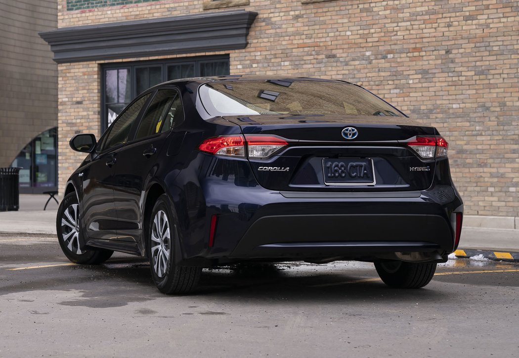 Toyota Corolla LE Hybrid Sedan