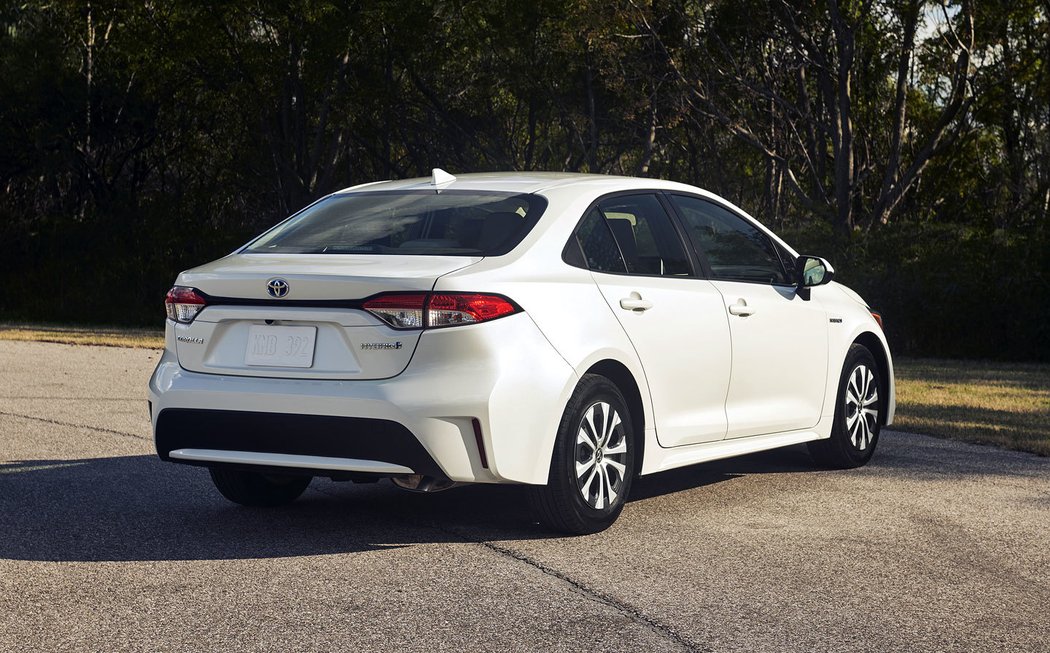 Toyota Corolla LE Hybrid Sedan