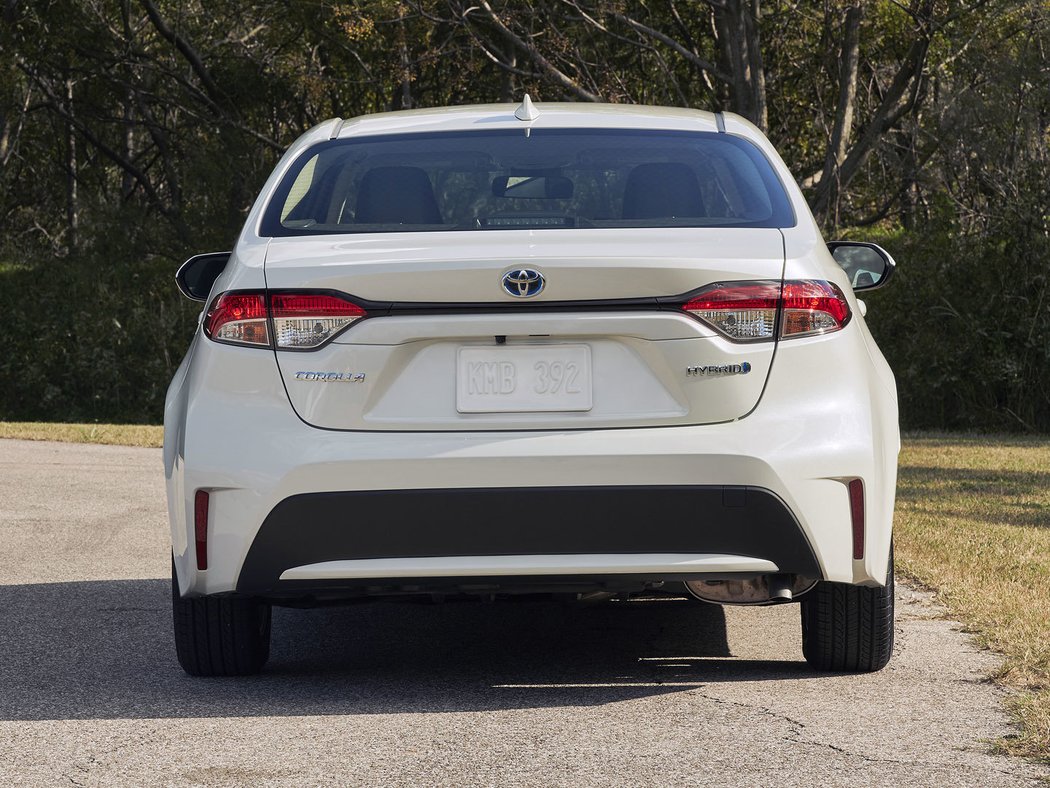 Toyota Corolla LE Hybrid Sedan