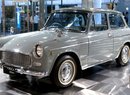 Corolla nahrazovala první generaci malého vozu Toyota Publica (P10), vyráběného v letech 1961 až 1966 a poháněného vzduchem chlazeným dvouválcem.