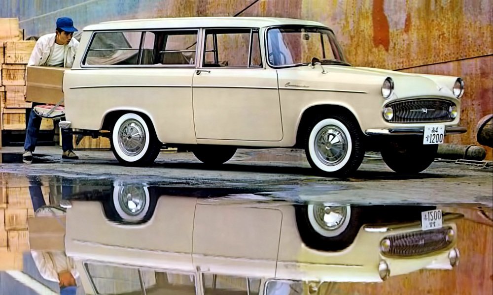 Třídveřové kombi Toyota Coronaline PT26 z roku 1960.