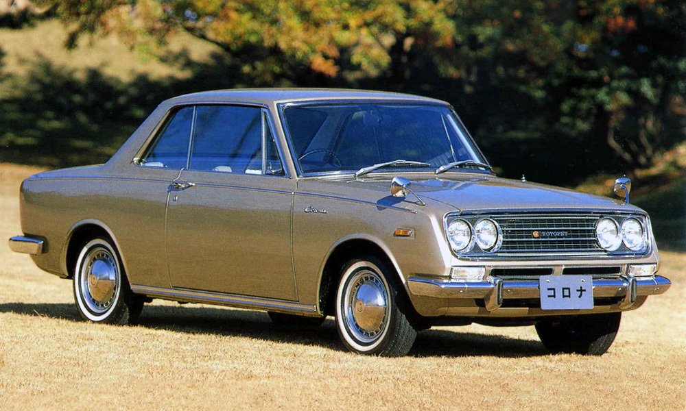 V červenci 1965 představila Toyota první japonské dvoudveřové kupé se střechou hardtop (bez středových sloupků), nazvané Corona Hardtop Coupé.
