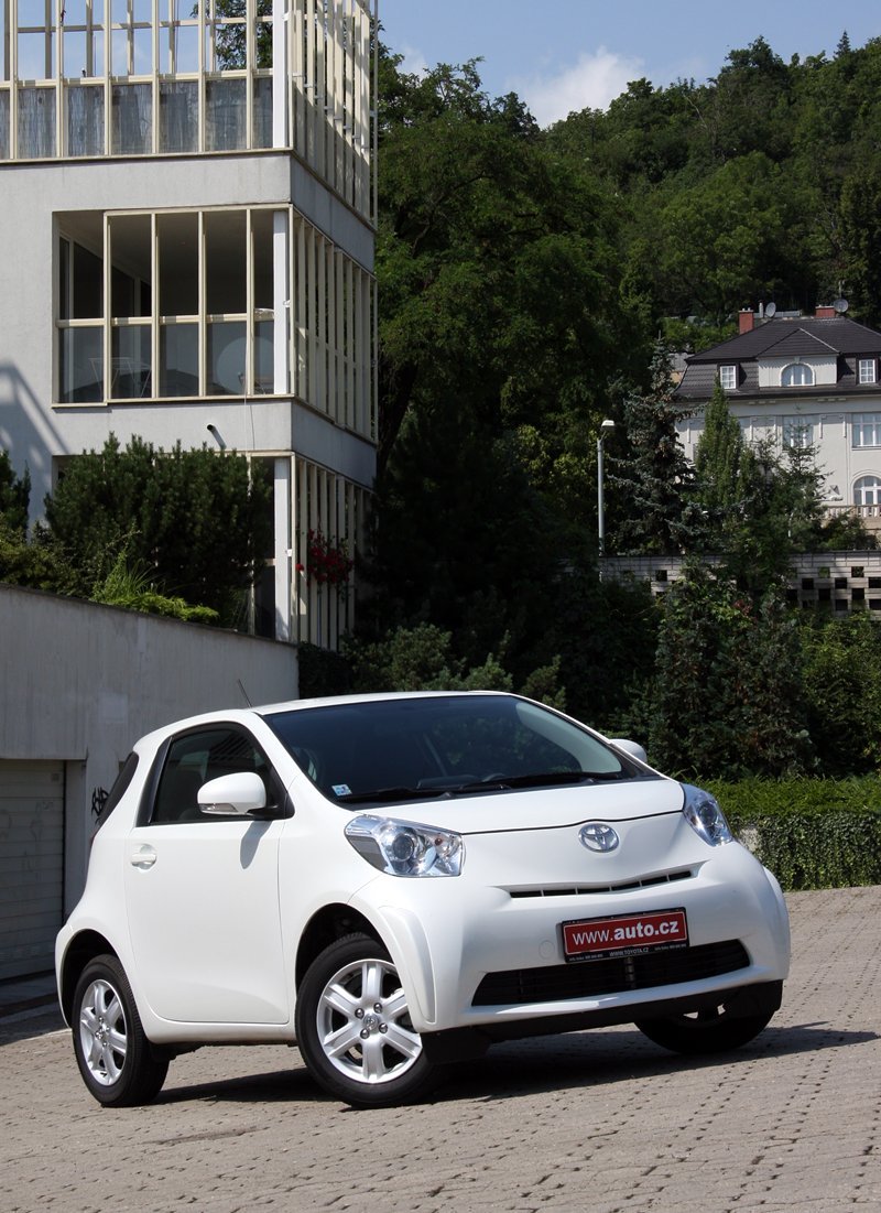 Toyota iQ