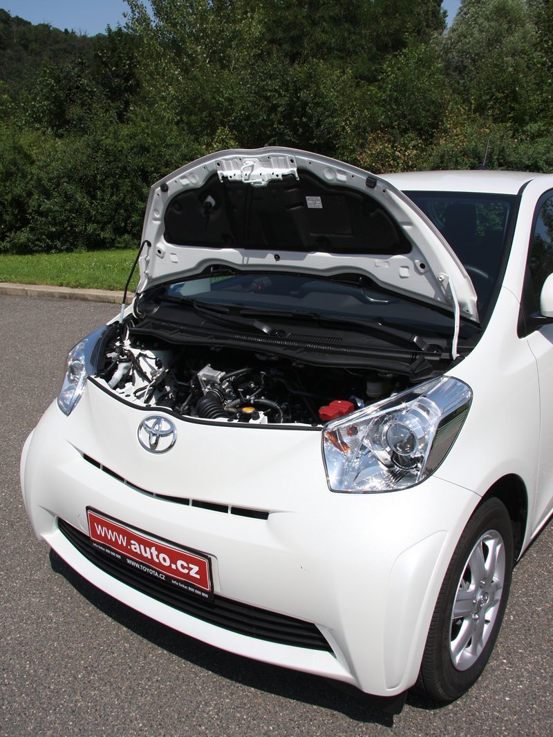 Toyota iQ