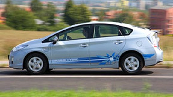 TEST Toyota Prius Plug-in Hybrid – 20 elektrických kilometrů