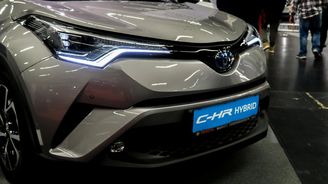 Toyota chce hrát první housle elektromobility. Investuje 14 miliard dolarů do vývoje baterií