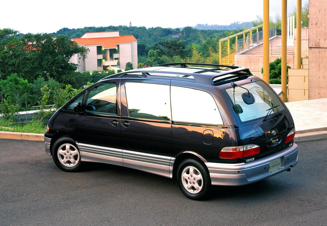 Toyota Estima Emina (1996)