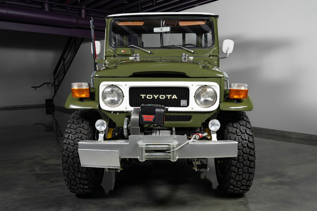 Toyota FJ45 Land Cruiser (1983)