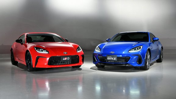 Porovnali jsme Toyotu GR 86 a Subaru BRZ: V čem se nová dvojčata liší?