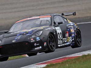 Žádný hybrid ani přeplňování! Toyota testuje nový točivý dvoulitr pro sporťáky