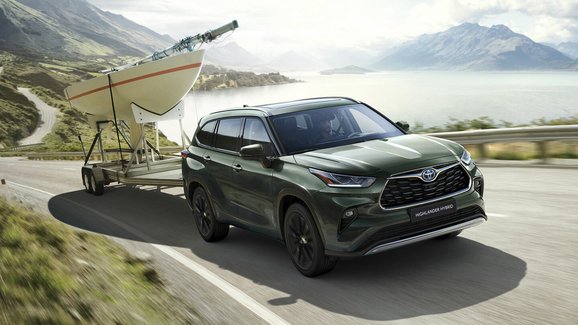 Toyota Highlander přijíždí s modernějšími multimédii a novým motorem