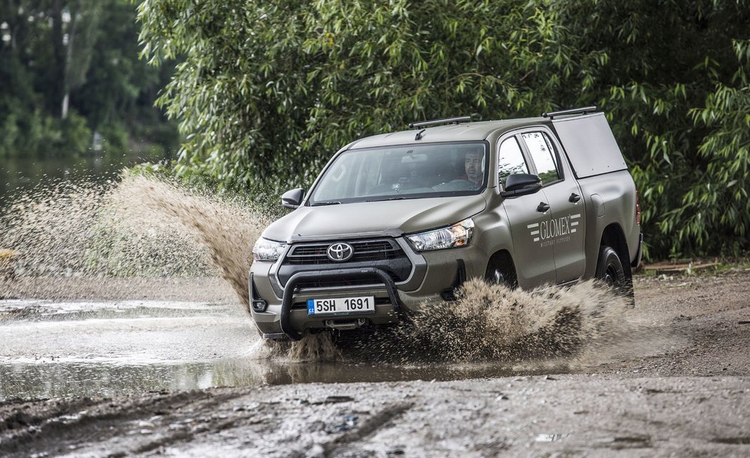 Toyota Hilux 2.4 D-4D pro Armádu České republiky