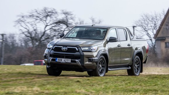 TEST Toyota Hilux 2.8 D-4D – Posílené svaly i image