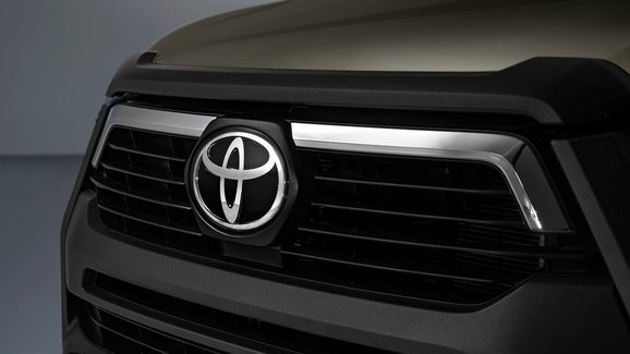 Toyota je stále největší automobilkou světa, prodala přes 11 milionů aut