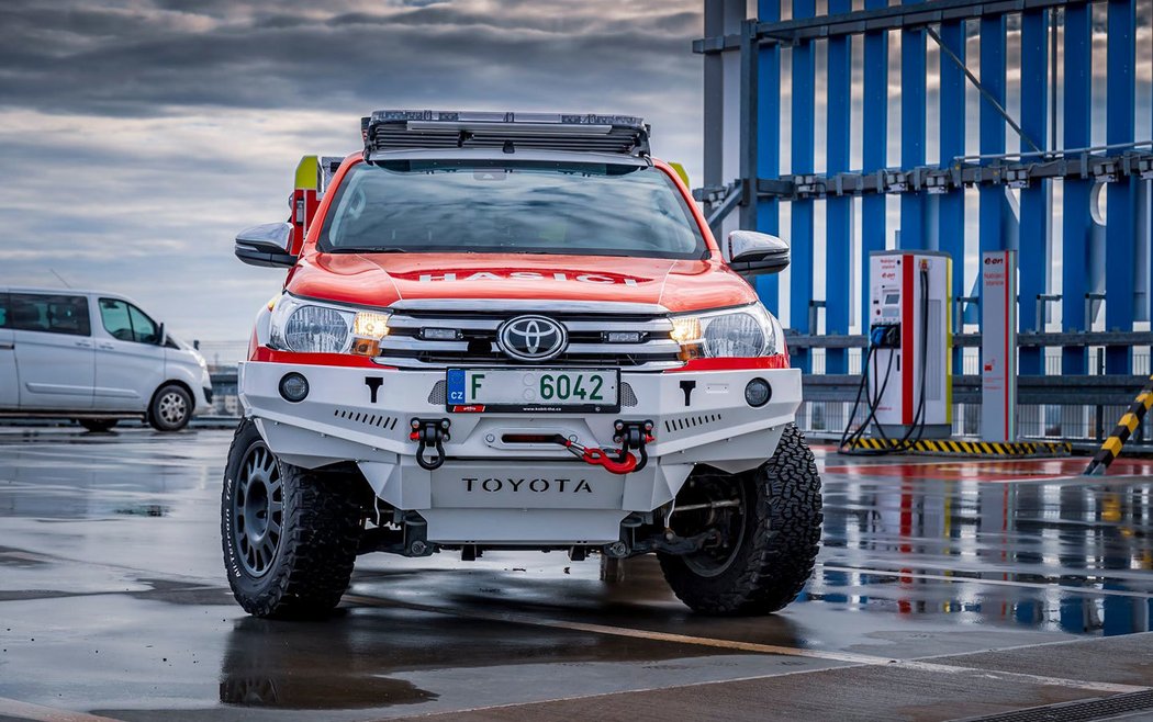 Toyota Hilux 6x6