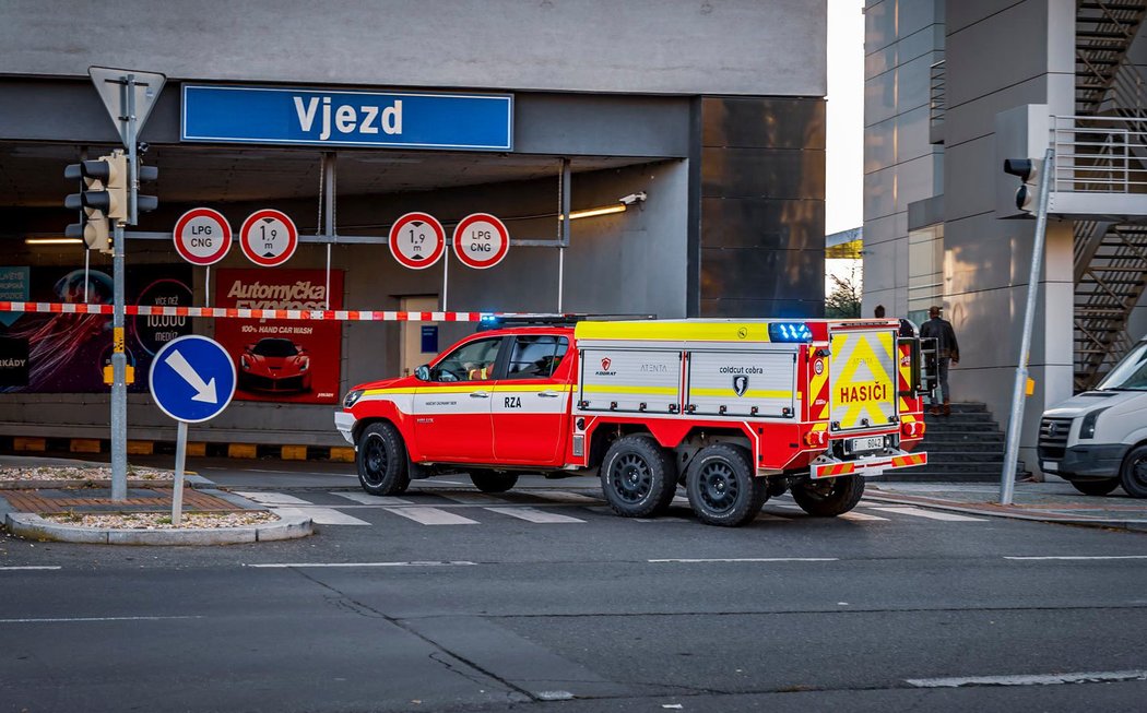 Toyota Hilux 6x6