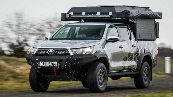 TEST Toyota Hilux Double Cab 2.8 D-4D 6A/T Active – Expediční úprava