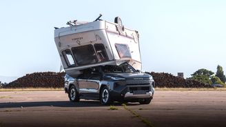 Toyota shodila 760kilový karavan z devíti metrů na elektrický Hilux Toyota shodila 760kilový karavan z devíti metrů na elektrický Hilux