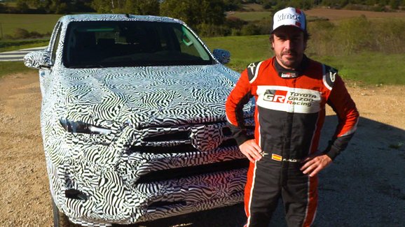 Fernando Alonso již otestoval novou Toyotu Hilux, na co se můžeme těšit?