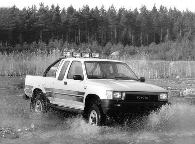 Toyota Hilux Xtra Cab (1988)