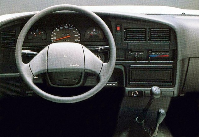 Toyota Hilux Xtra Cab (1991)