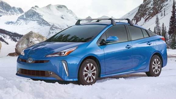 Toyota Prius dostane pohon všech kol! Kolik vůz ukrývá elektromotorů?