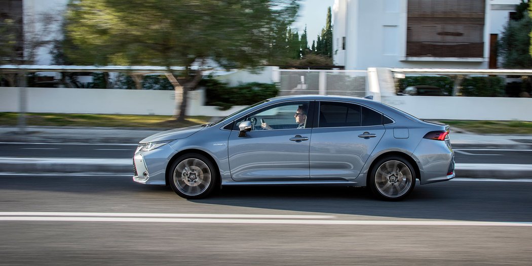 Toyota Corolla Sedan