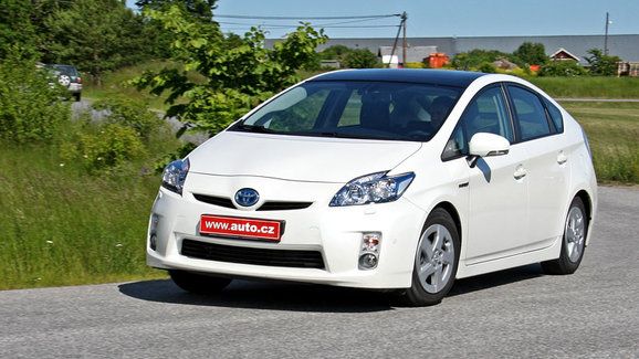 Ojetá Toyota Prius XW30 (2009 - 2015): Reklama na hybrid. Spotřebou ale nezáří