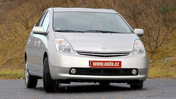 TEST Toyota Prius – Z jiného světa