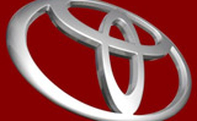 Toyota představila dvojité airbagy