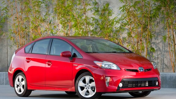 Toyota Prius IV dostane alternativně pohon všech kol