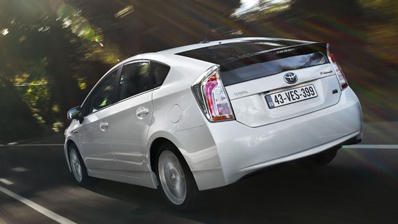 Nová generace Toyoty Prius dorazí 2015, bude zase o 10 % úspornější