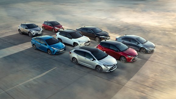 Toyota slaví, ve světě již prodala přes 15 milionů hybridů