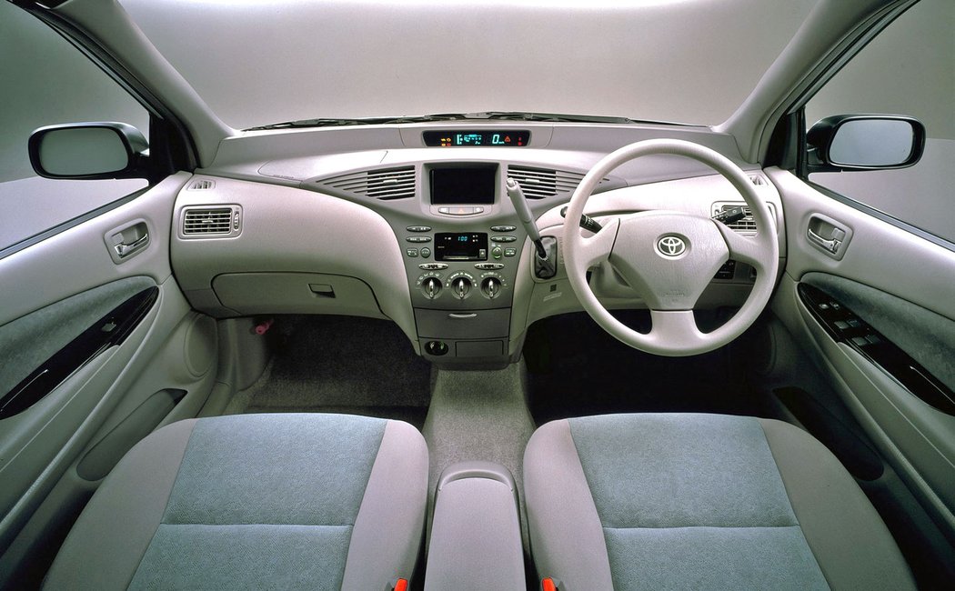 Toyota Prius Japonsko (NHW11) 2000