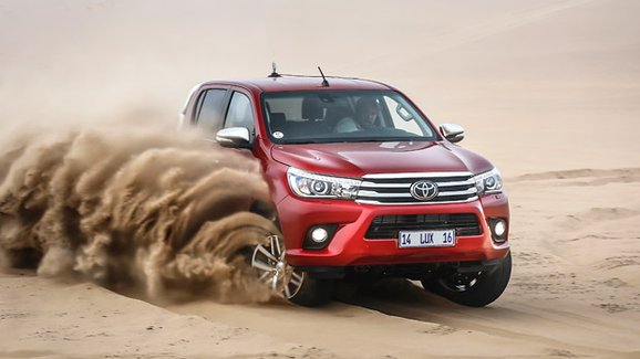 TEST Toyota Hilux 8. generace: První jízdní dojmy z Namibie