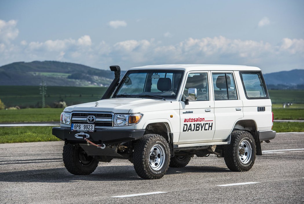 Toyota Land Cruiser 76 4.0 VVTi