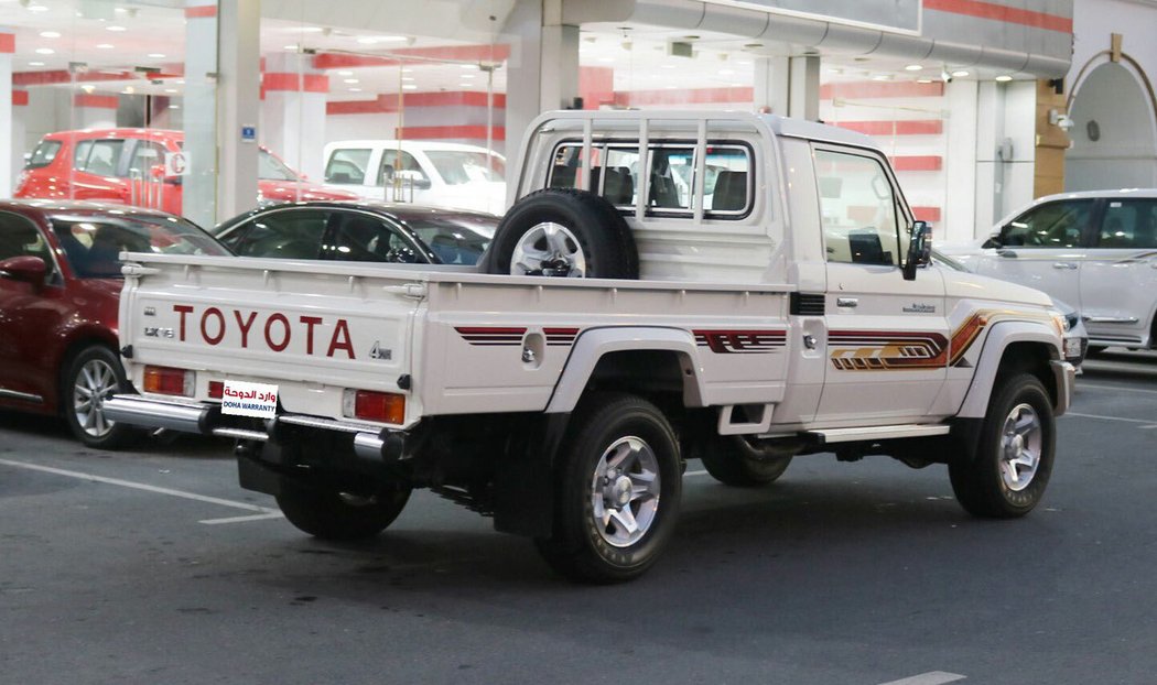 Toyota Land Cruiser pick-up