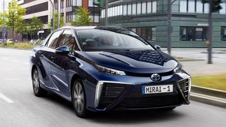 Vodíková Toyota Mirai se představuje i v evropské verzi. Stovku dá za 9,6 s