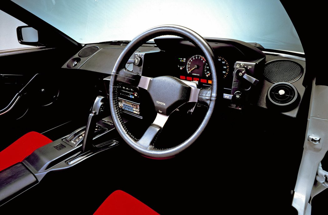 Toyota MR2 G (AW11) (Japonsko) (1984)
