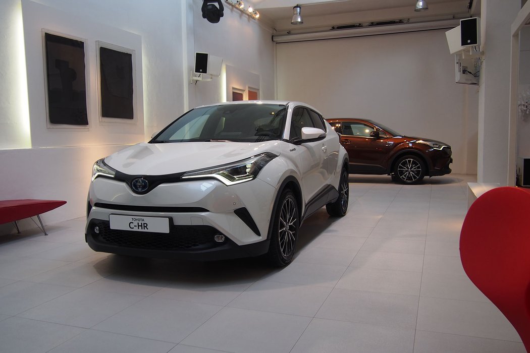 toyota nizsistredni crossover