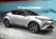 Toyota C-HR je sportovně laděný konkurent pro Qashqai