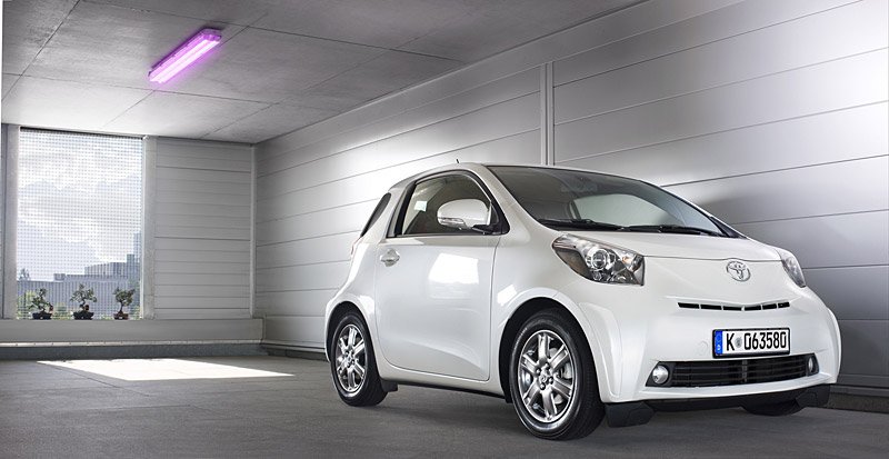 Toyota iQ