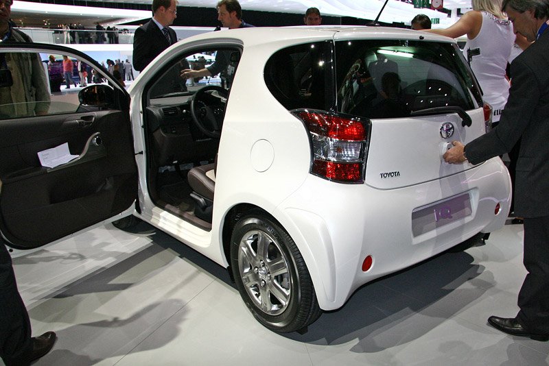 Toyota iQ