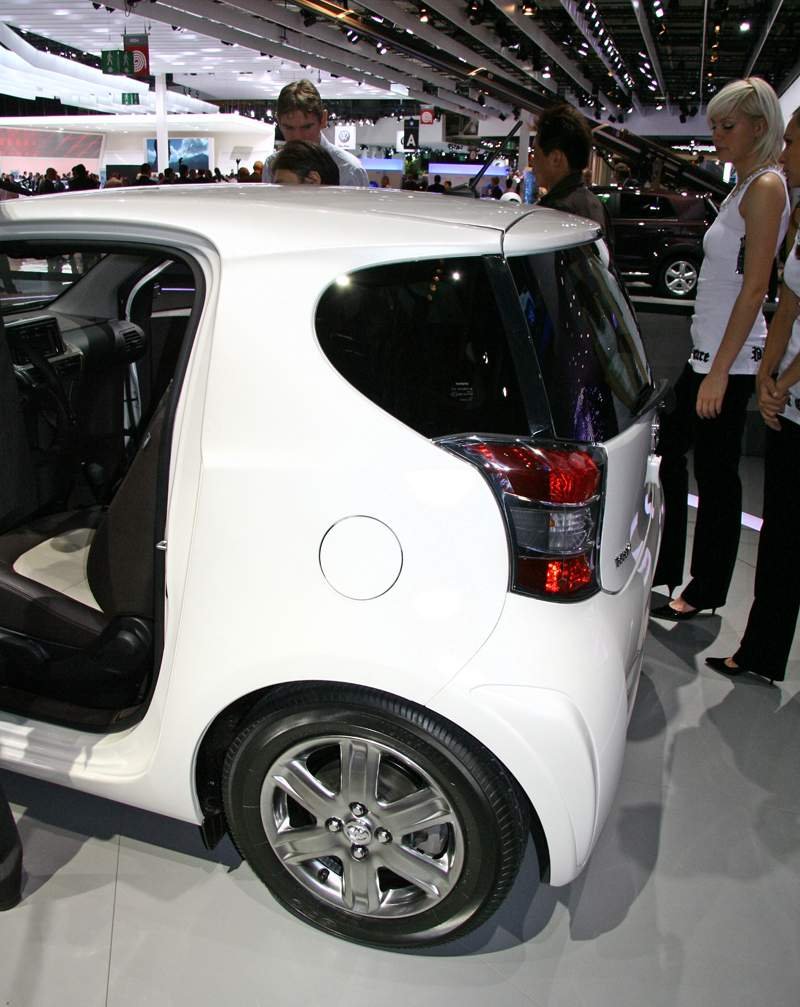 Toyota iQ