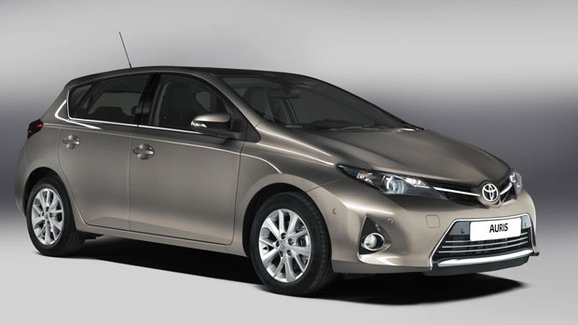 Toyota Auris 2013: Exklusivní první dojmy (video)